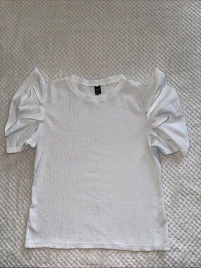 👚 NWOT SHEIN Textured Puff Sleeve Top – Women’s Small